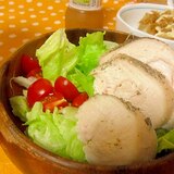 鶏ハム入りのシンプルサラダ